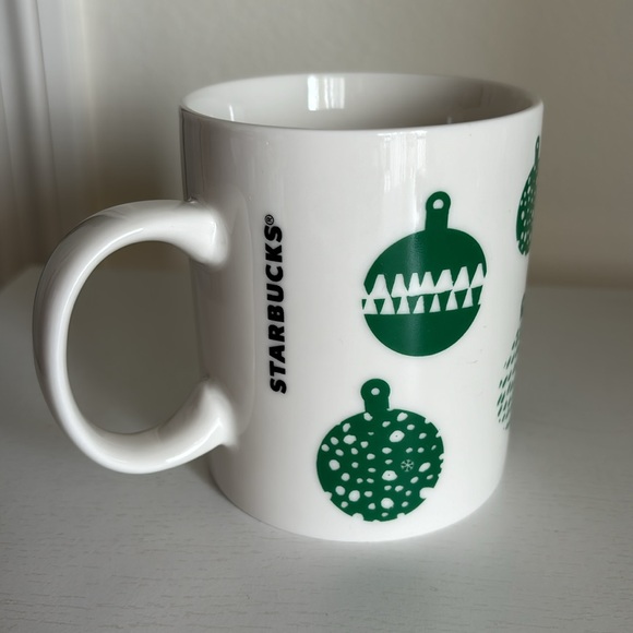 Starbucks Green and White Ornament Mug Cup Holiday 2016 Christmas Festive 12 oz - Picture 2 of 10
